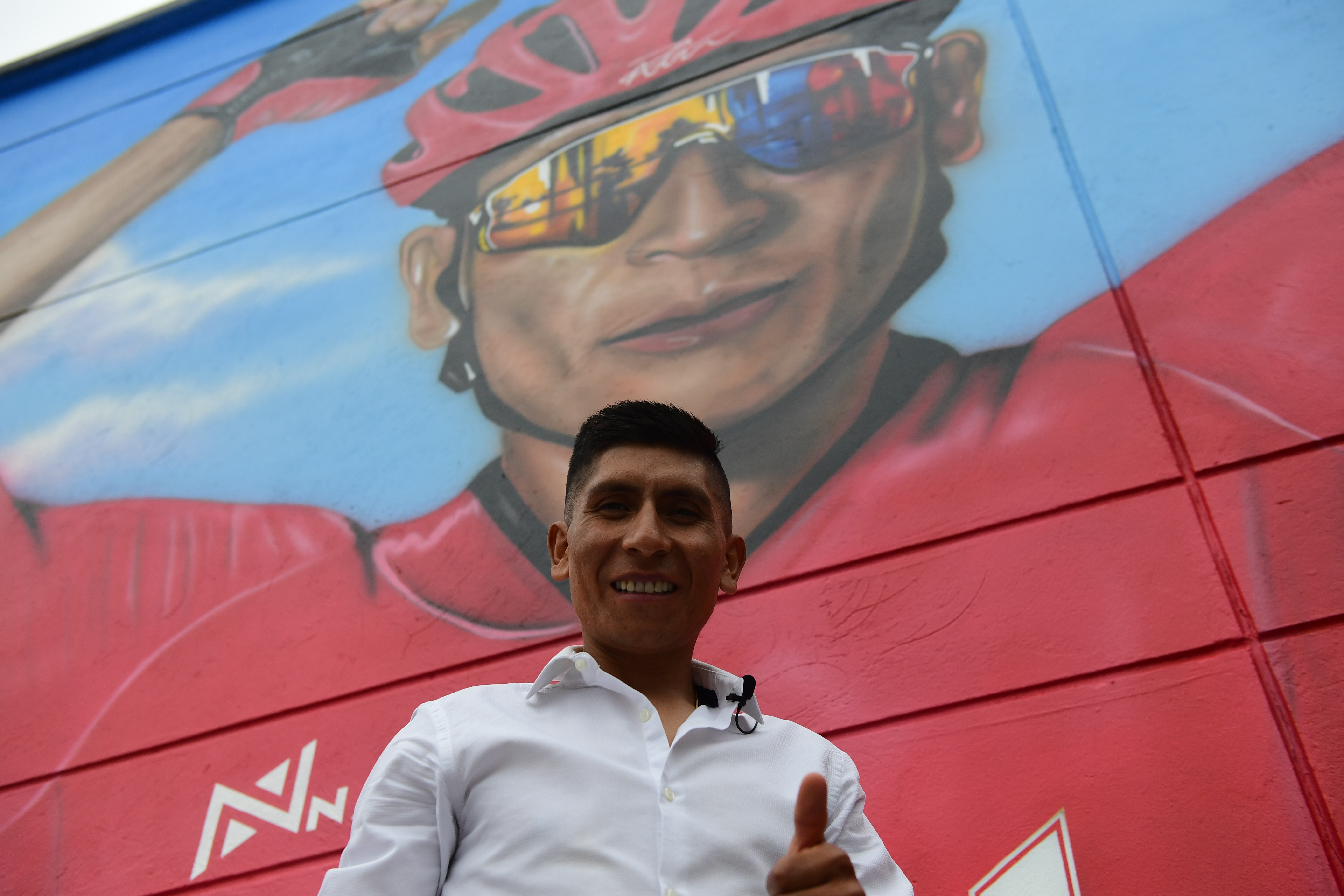 Ciclista colombiano durante la apertura de su nuevo establecimiento comercial llamado Nairo Tienda ubicado en el centro comercial el paseo al sur de Bogotá