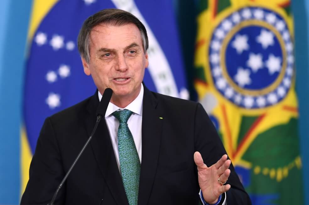 Bolsonaro dice que el Ejército está listo por si hay protestas como en Chile