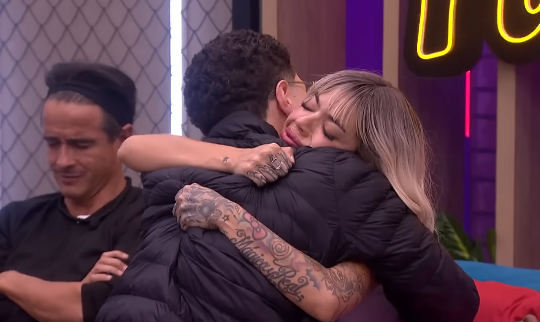 Hijo de Melissa Gate llegó a ‘La casa de los famosos’ y dejó mensaje a Yina Calderón