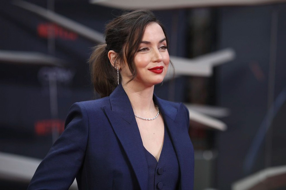 El nuevo corte de Ana de Armas es ideal para caras redondas y bajas estaturas