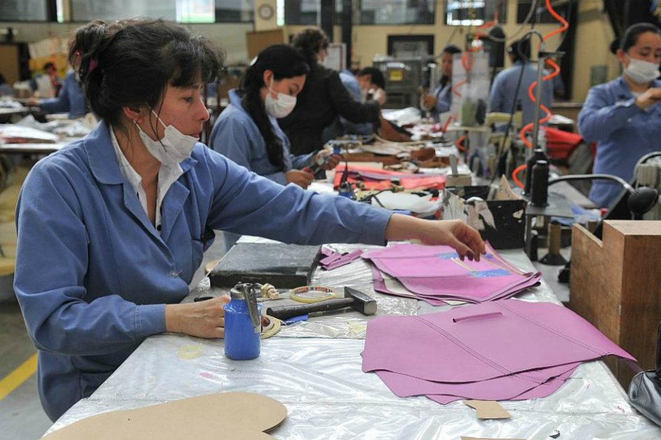 La producción industrial hasta agosto está en terreno positivo.