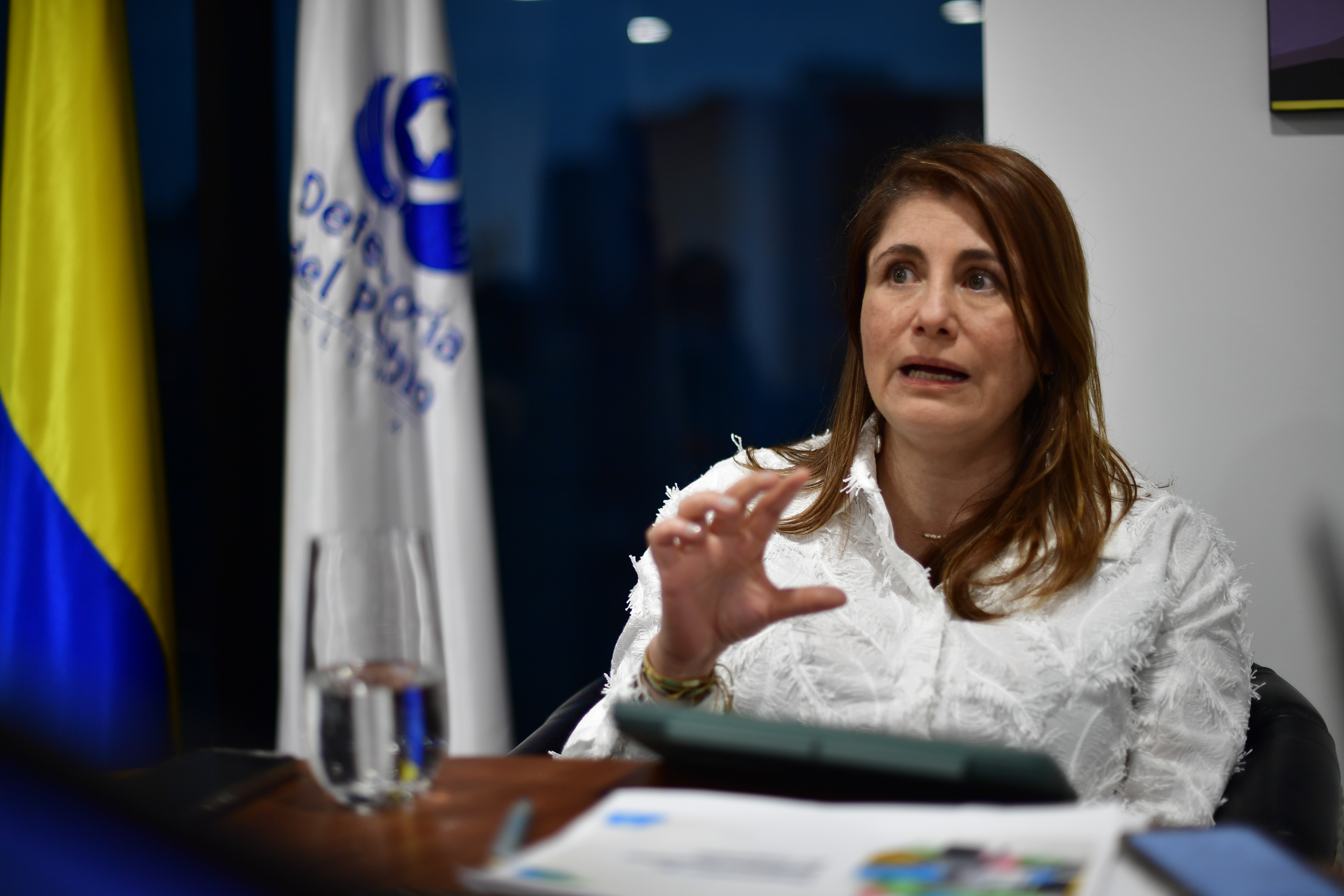Defensoría señala riesgos sobre levantar órdenes de captura a integrantes de grupos ilegales