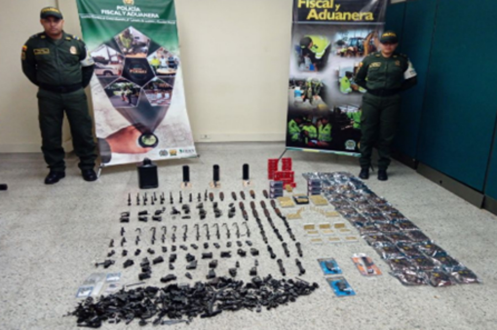 Aprehenden cargamento de armas proveniente de Estados Unidos