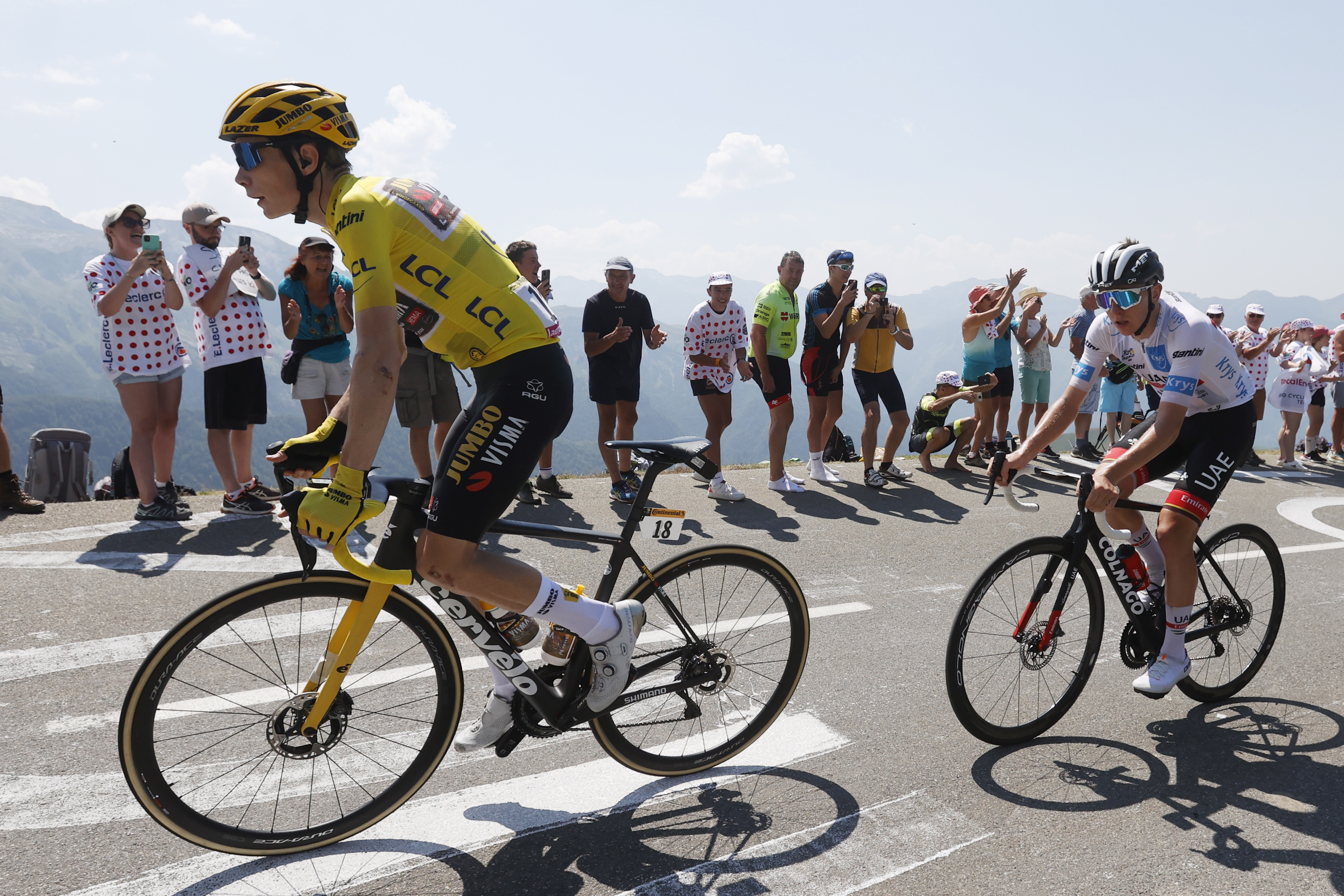 “Hay que quitarse el sombrero ante Vingegaard”: mánager del Team Emirates.
