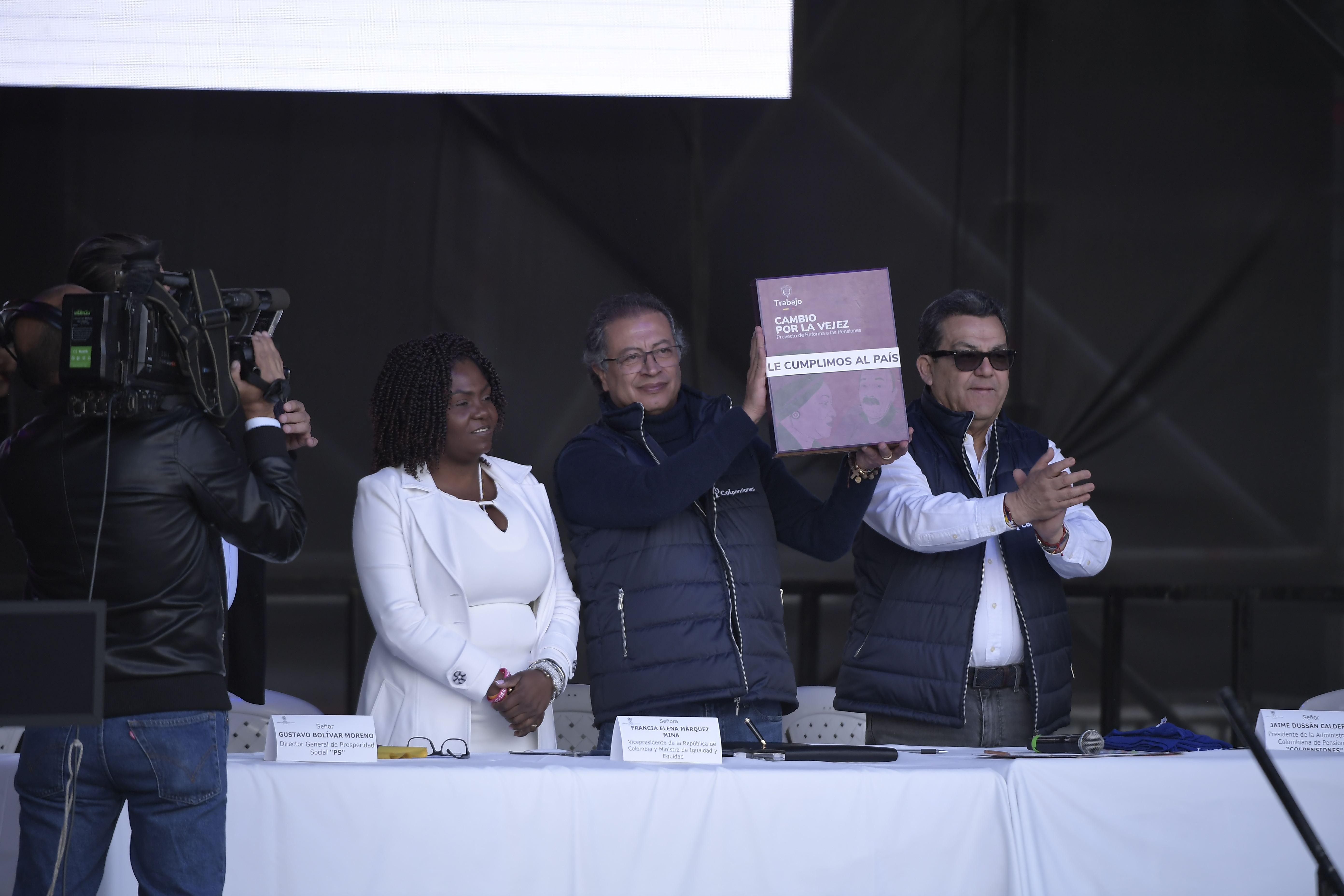 Colpensiones y fondos privados: las claves para entender la polémica por el ahorro pensional