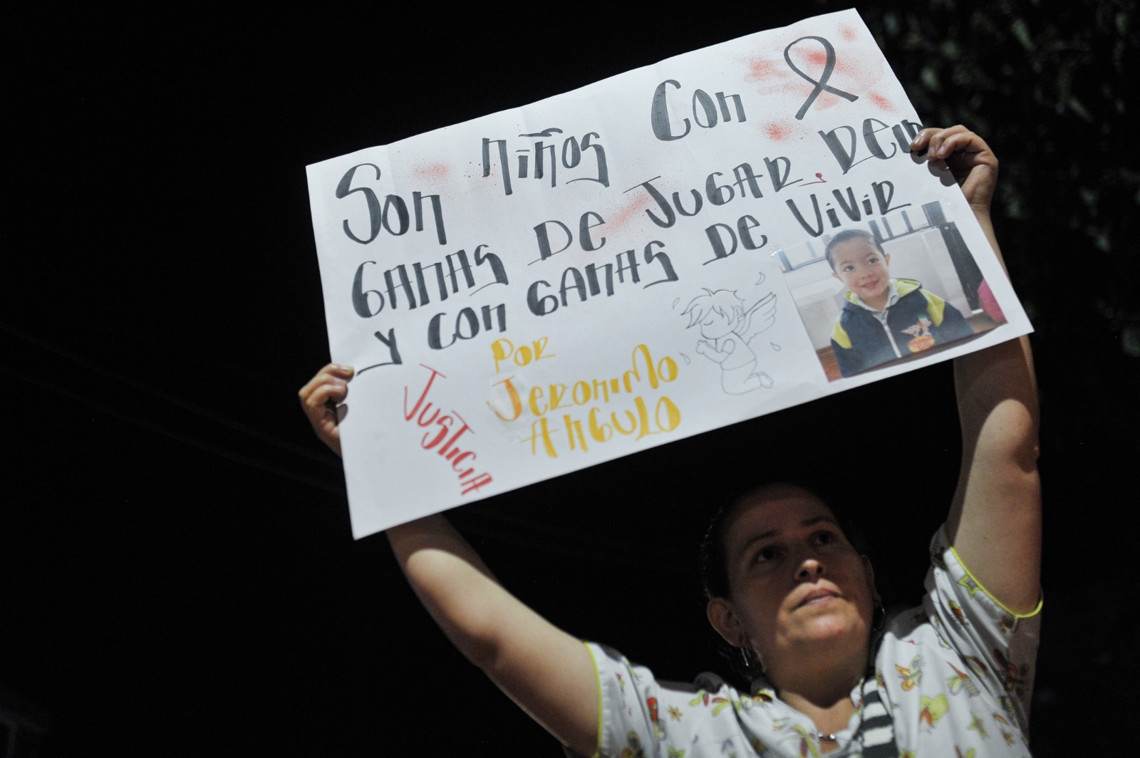 Velatón en memoria de Jerónimo Angulo.