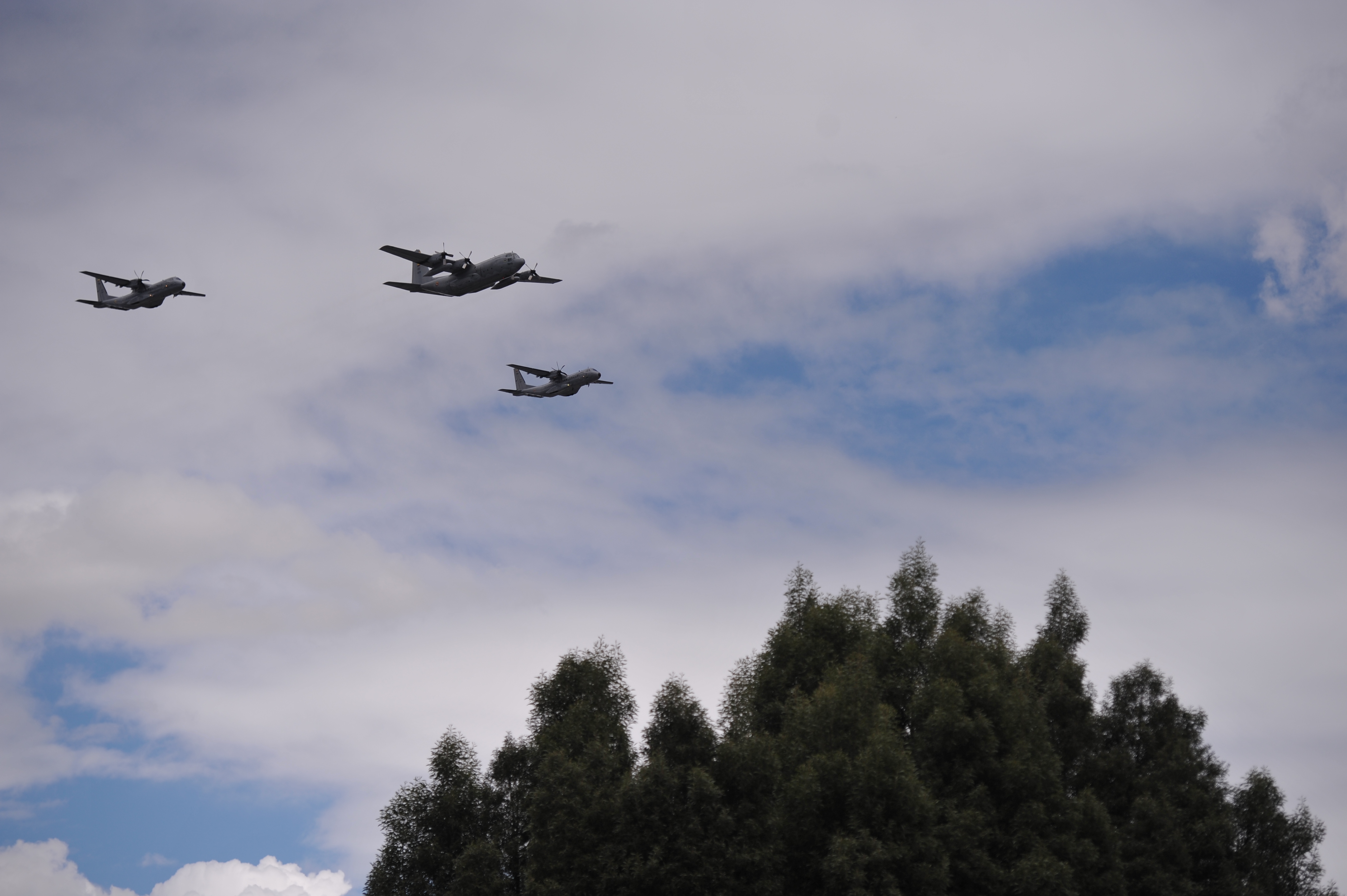 ¿Es legítimo bombardear donde hay menores de 18 años? Hablan los expertos