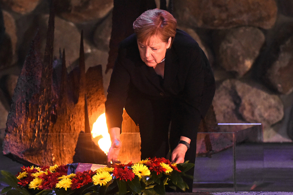 Merkel: «Alemania debe recordar los crímenes del Holocausto»