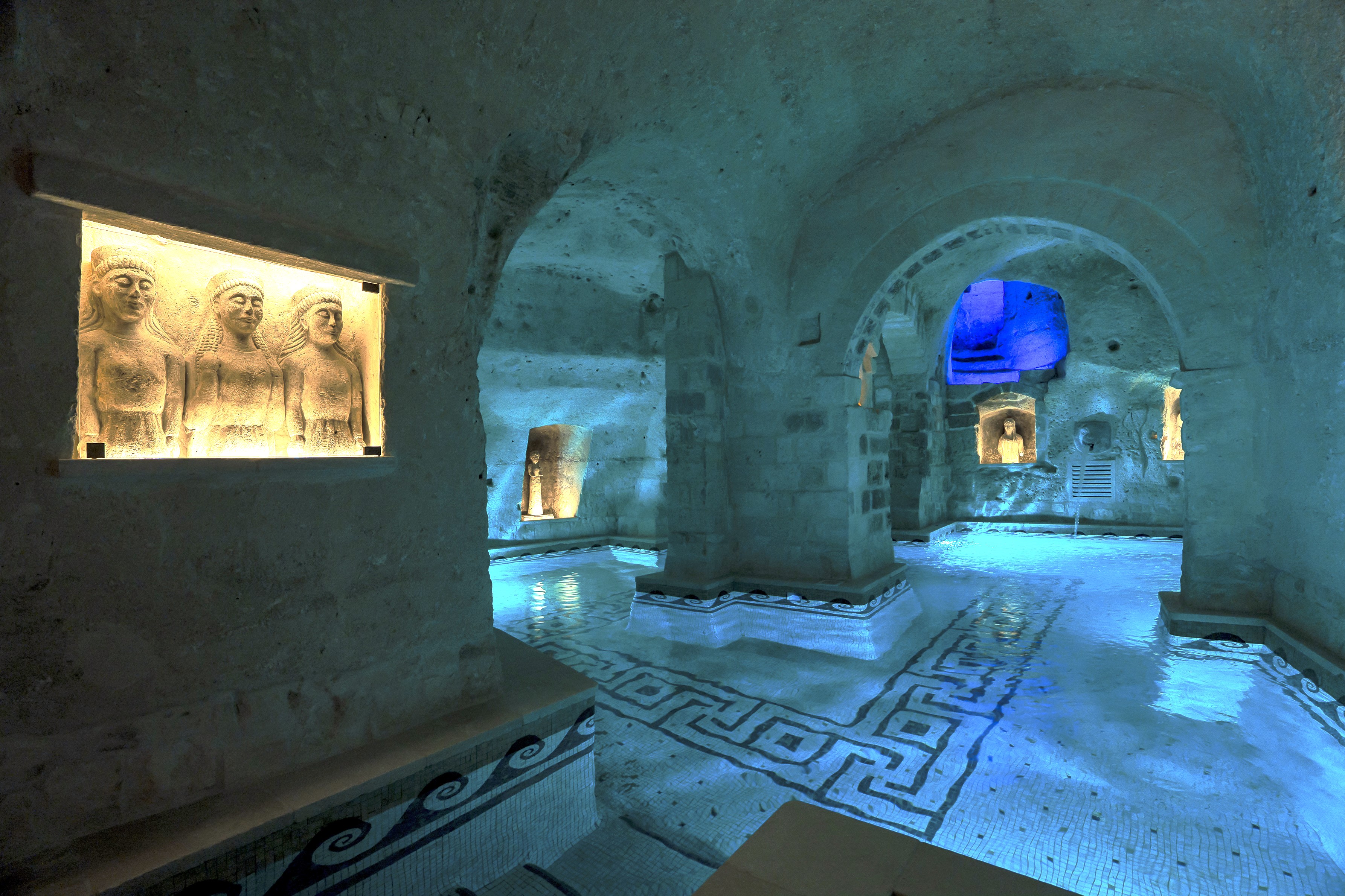 Moyseion, uno de los primeros museos habitados del mundo, combina arqueología, hospitalidad y experiencias inmersivas para transformar una noche de alojamiento en un viaje por la historia del sur de Italia.