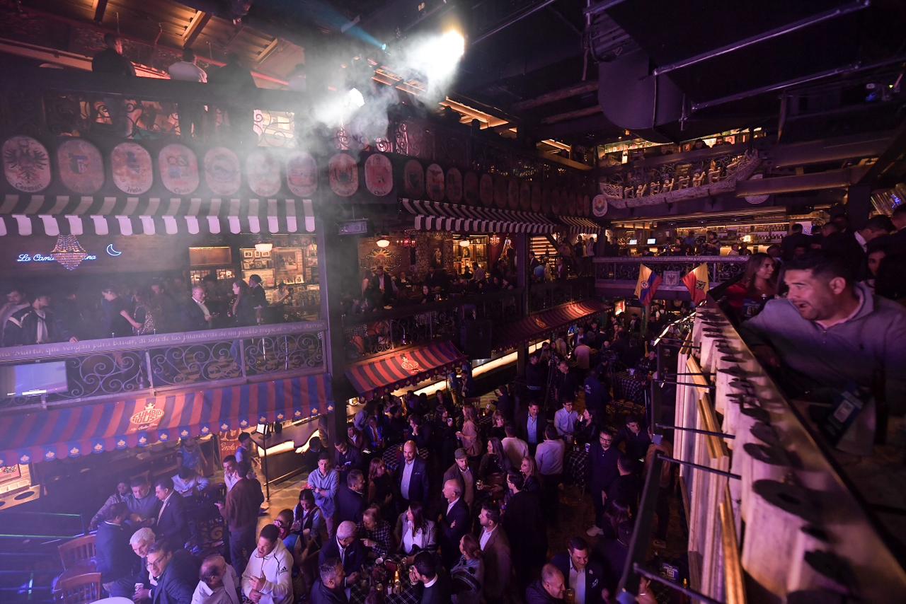 La ceremonia tuvo lugar en el Cumbia House de Gaira, un restaurante de Bogotá que le pertenece a Carlos Vives.