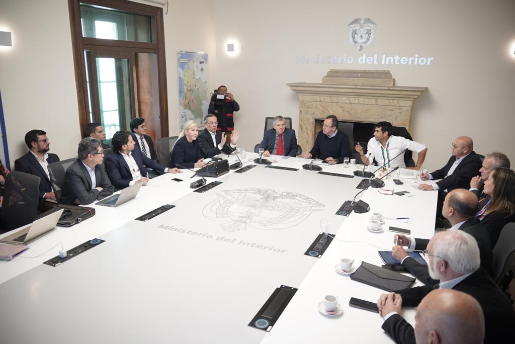 Se destraba a totalidad reforma a la salud tras reunión de partidos con Corcho