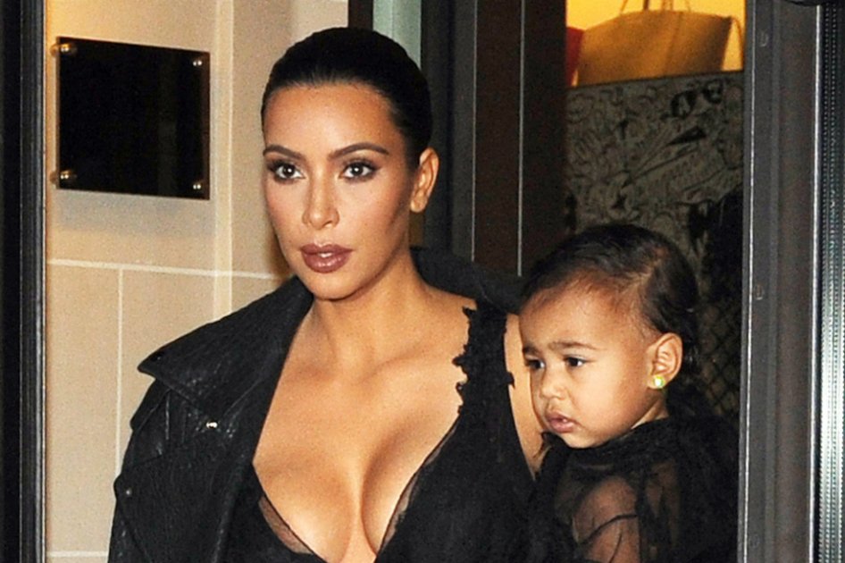 Kim Kardashian y su hija North West/ Foto: Bang Showbiz