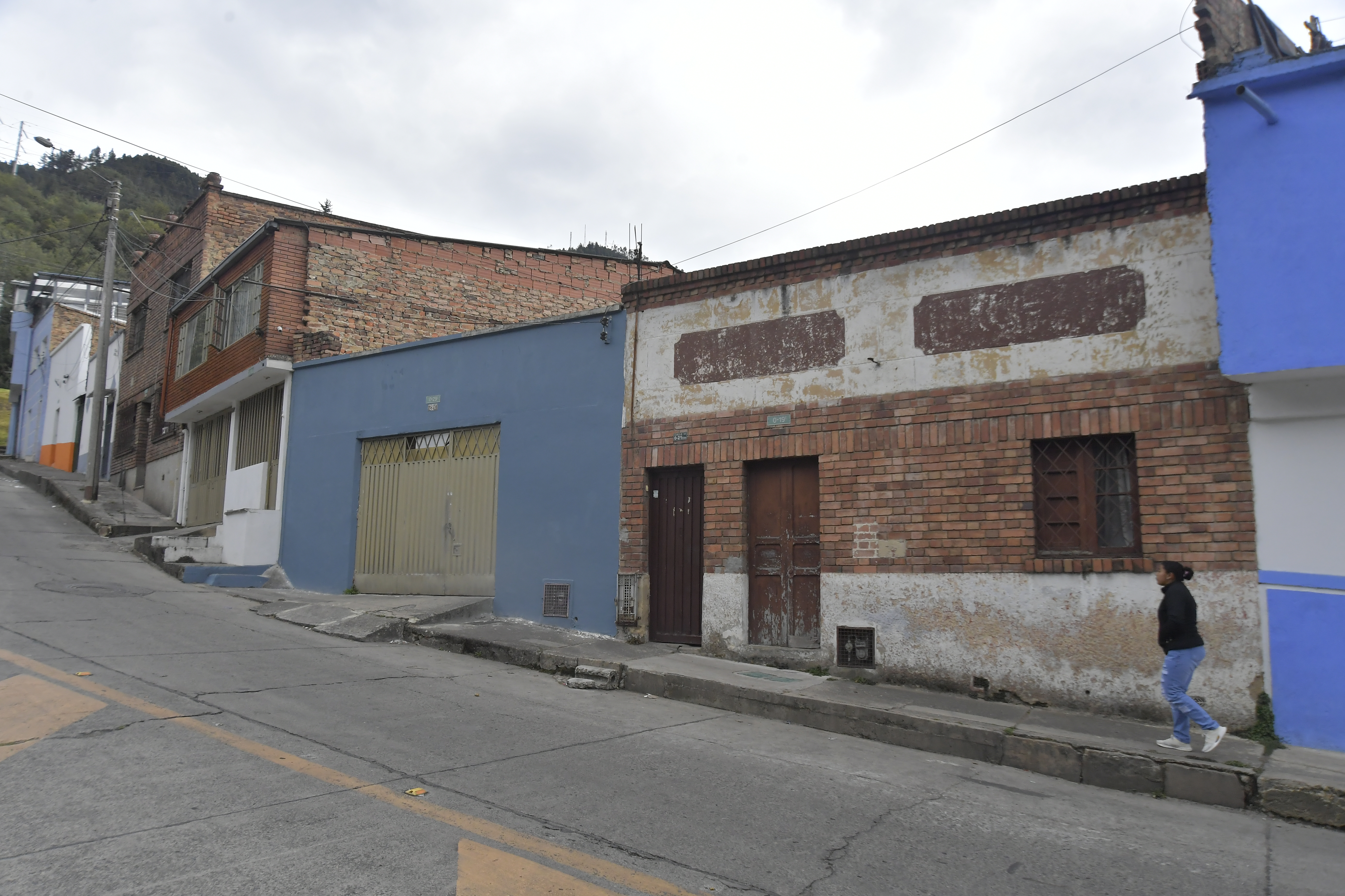 La casa azul es la casa de Rodolfo, que ahora valdría según Catastro, $26 millones.