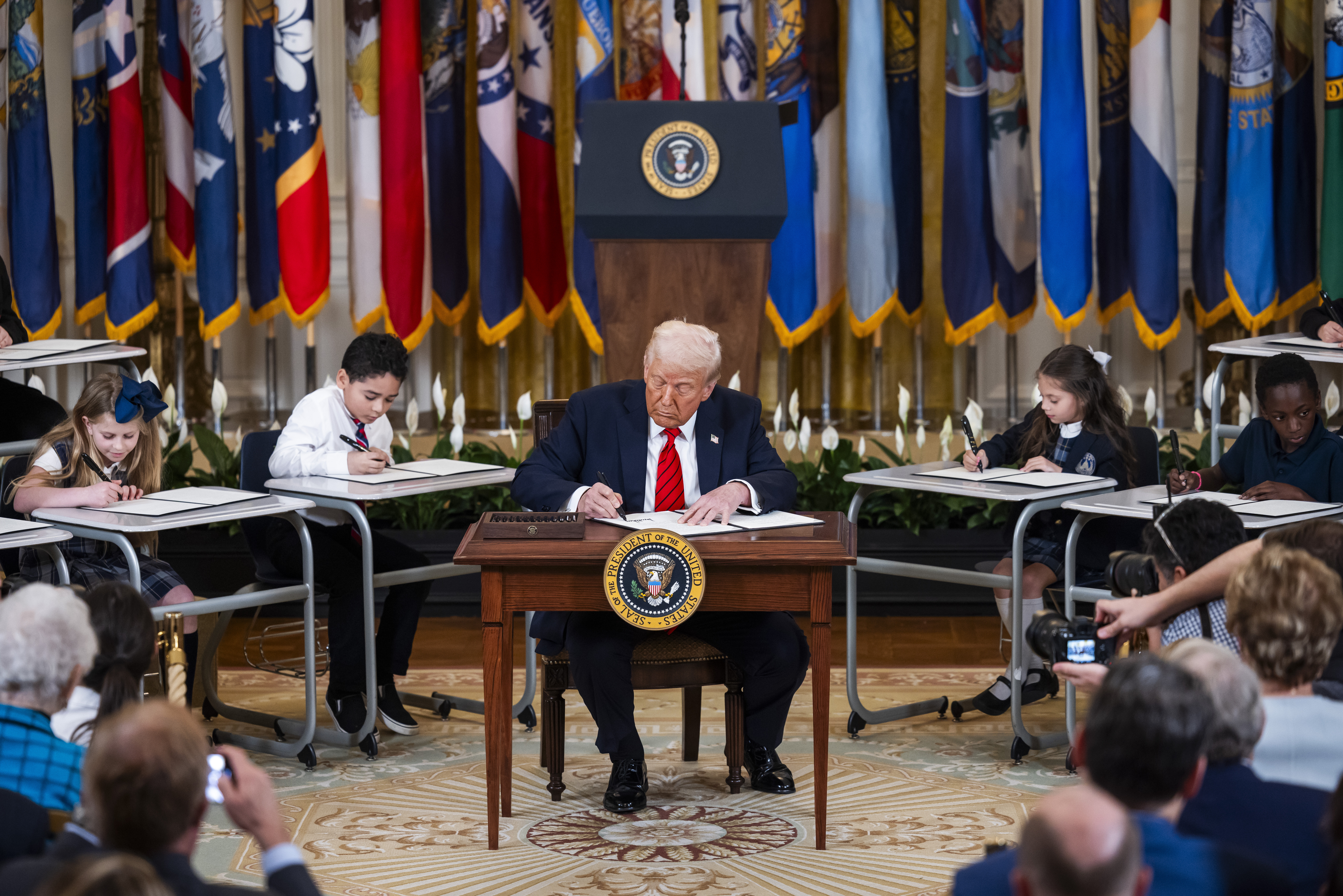 Trump firma decreto para desmantelar el Departamento de Educación: ¿eso es legal?