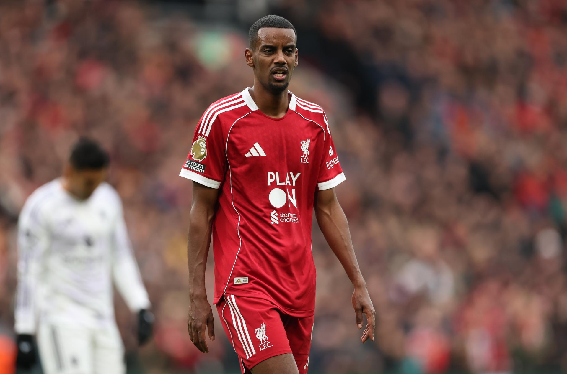 LIVERPOOL (United Kingdom), 19/10/2025.- Alexander Isak of Liverpool looks on during the English Premier League match between Liverpool FC and Manchester United, in Liverpool, Britain, 19 October 2025. (Reino Unido) EFE/EPA/ADAM VAUGHAN EDITORIAL USE ONLY. No use with unauthorized audio, video, data, fixture lists, club/league logos, 'live' services or NFTs. Online in-match use limited to 120 images, no video emulation. No use in betting, games or single club/league/player publications.
