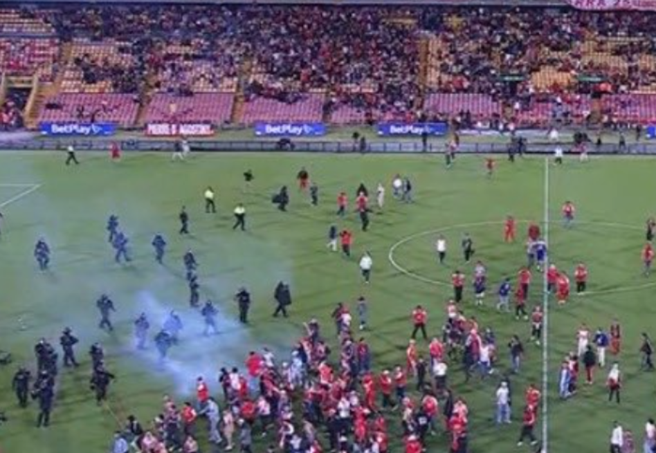 “Que los actos violentos en el estadio no queden impunes”: Carlos Fernando Galán