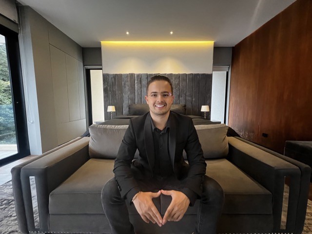 Su idea para emprender fue enfocarse en propiedades de alta gama