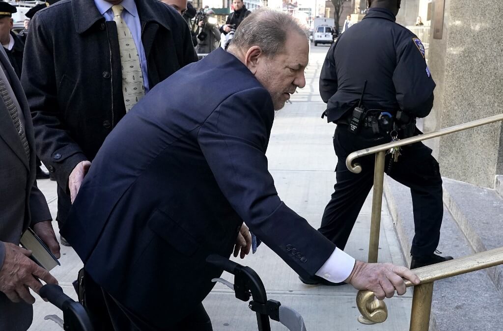 Tras histórico fallo en Nueva York, Harvey Weinstein enfrentará juicio en California