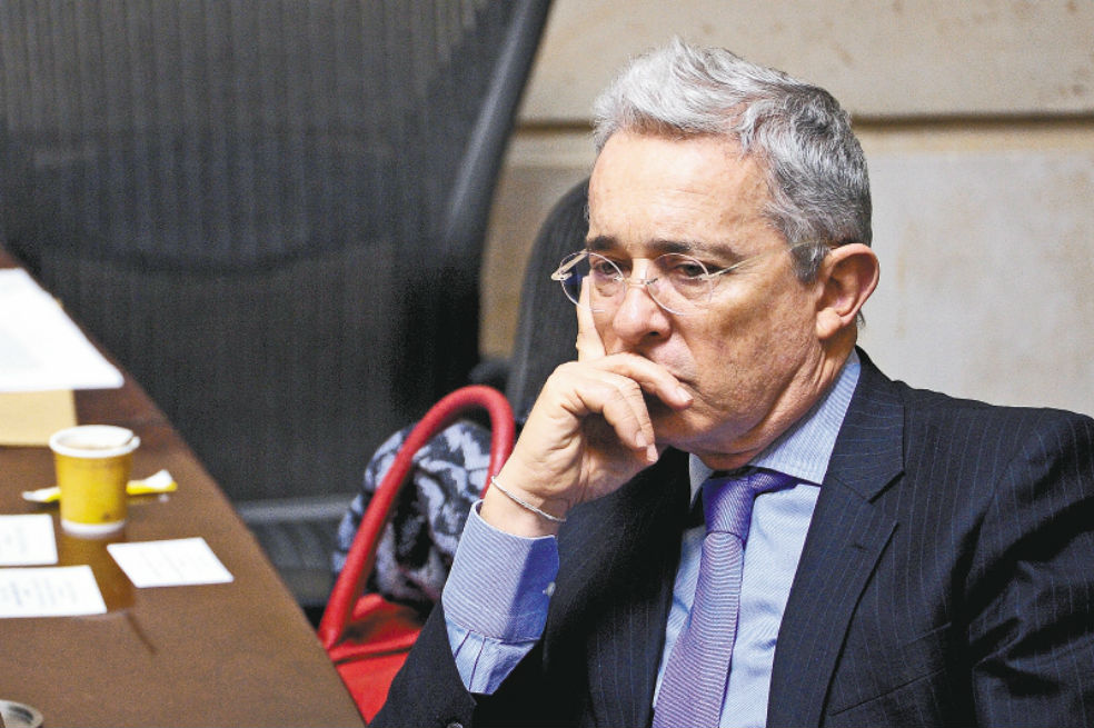 Los cables desclasificados que comprometen a Álvaro Uribe con el narcotráfico