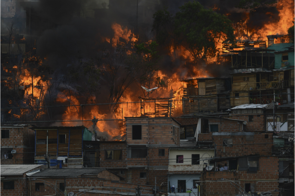 En fotos: incendio dejó 471 familias afectadas en Medellín