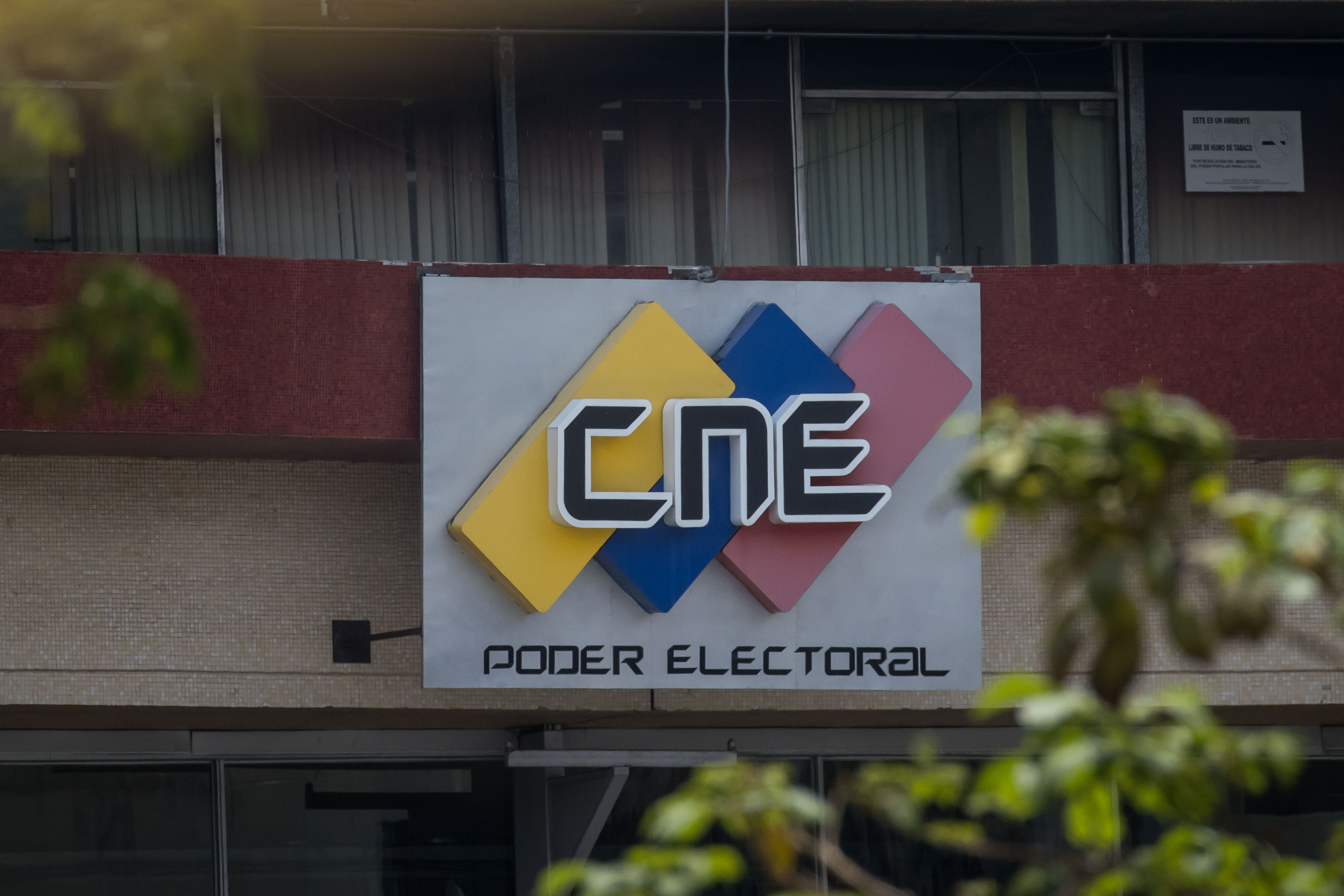 Corte Suprema pide investigar al CNE por permitir aportes privados a campañas