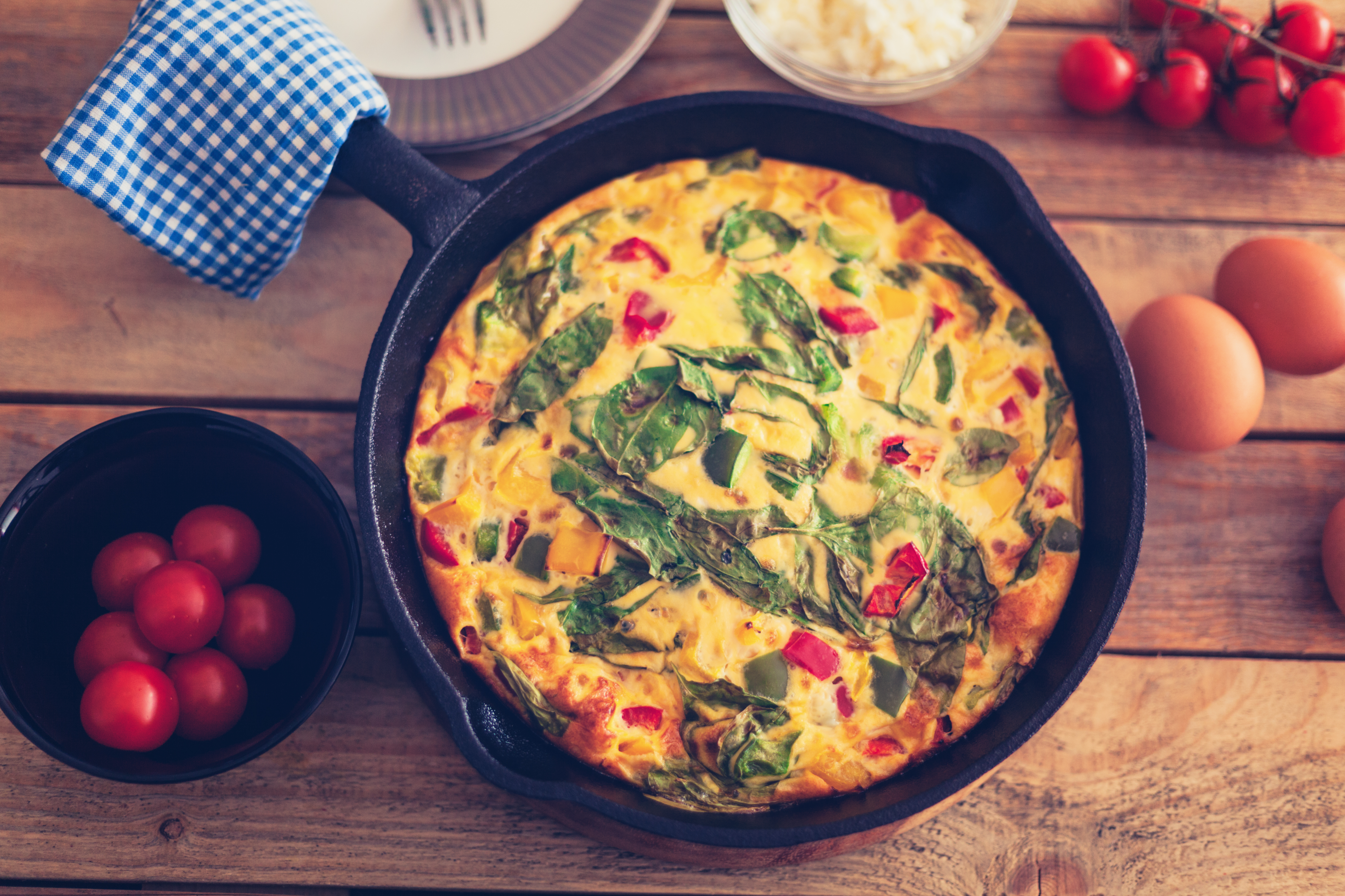 Tortilla de vegetales con atún, una receta práctica para preparar el sábado