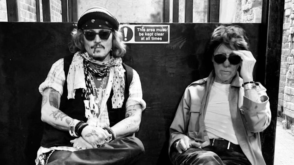 Jeff Beck y Johnny Depp fueron grandes amigos en vida. El actor y músico se encuentra 'devastado' frente a la noticia del fallecimiento de su colega.