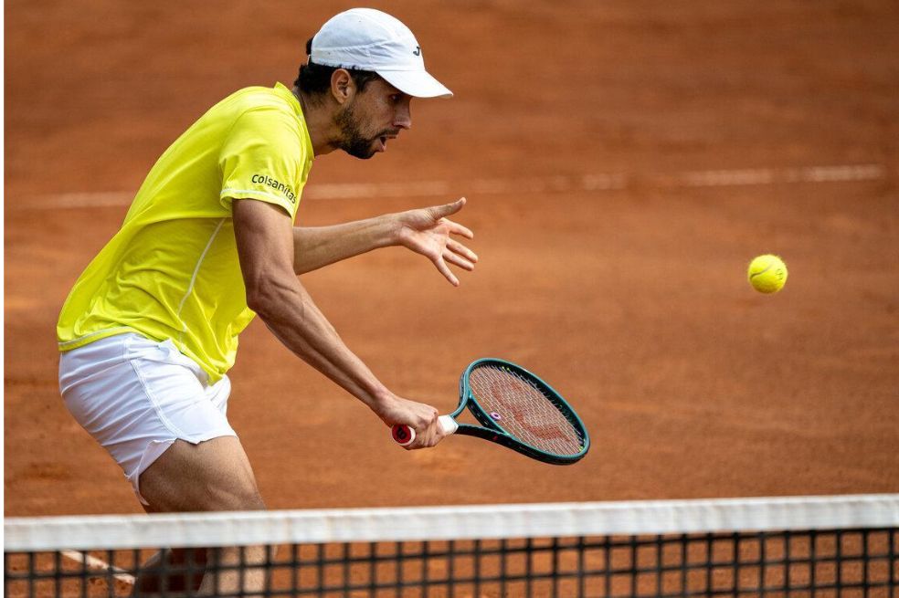 Daniel Galán debutó con triunfo en Roland Garros 2025 y apunta al cuadro principal