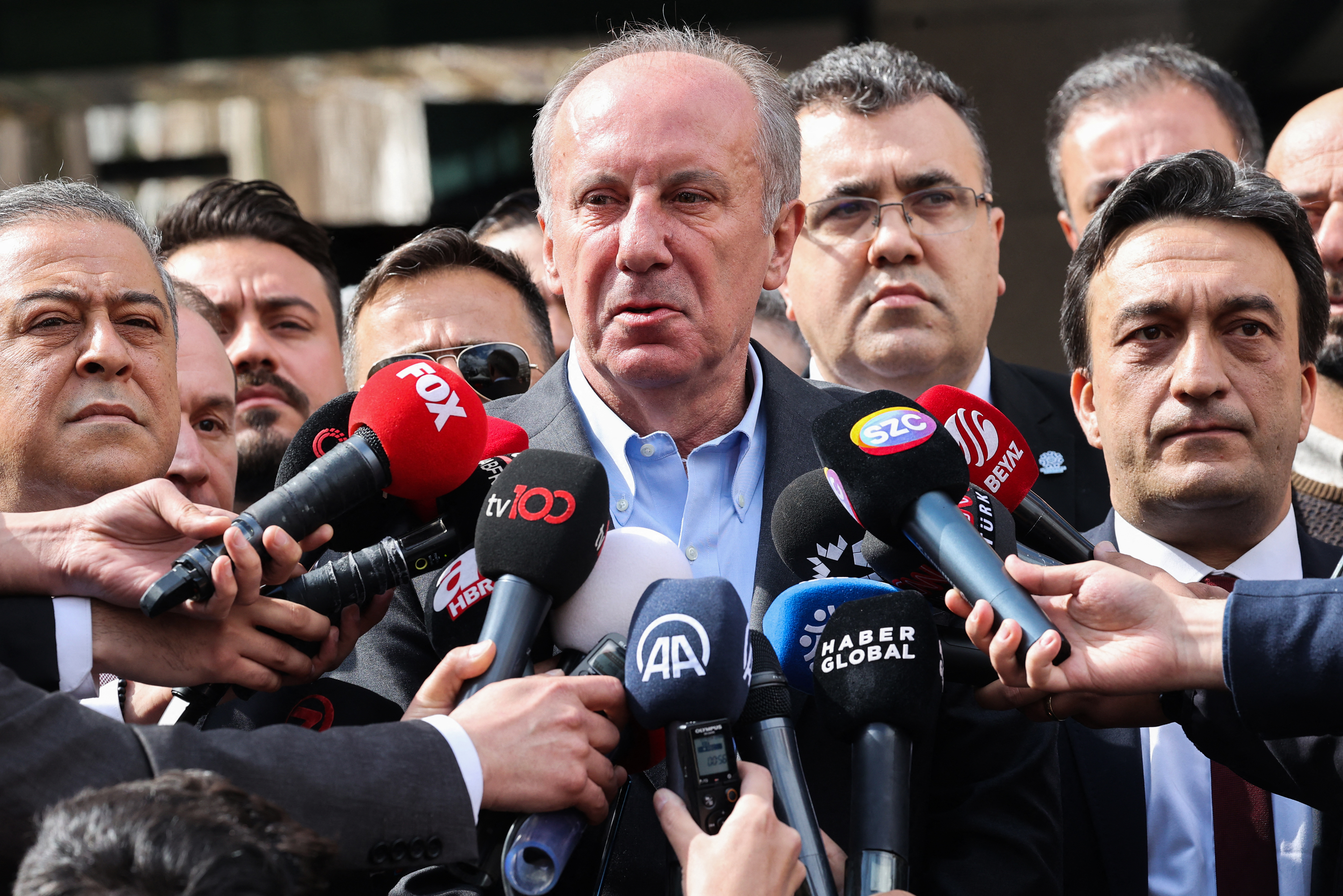 Opositor de Erdogan se retira de la carrera presidencial en Turquía