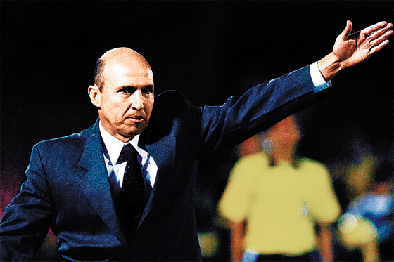 Javier Álvarez renunció a dirección técnica del Atlético Huila