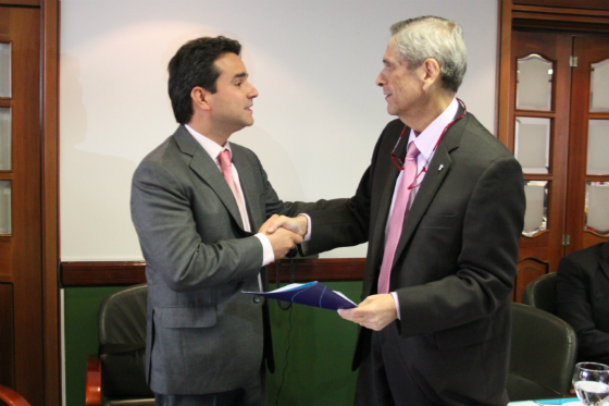 Los presidentes del FNA, Augusto Posada; y de Asocajas, Alvaro José Cobo.