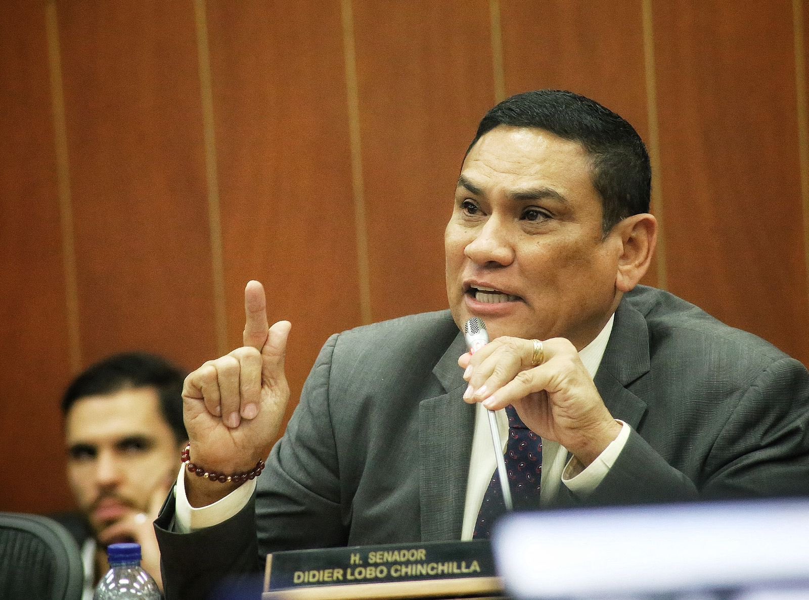 Senador Didier Lobo exigió una investigación exhaustiva por asesinato de su prima
