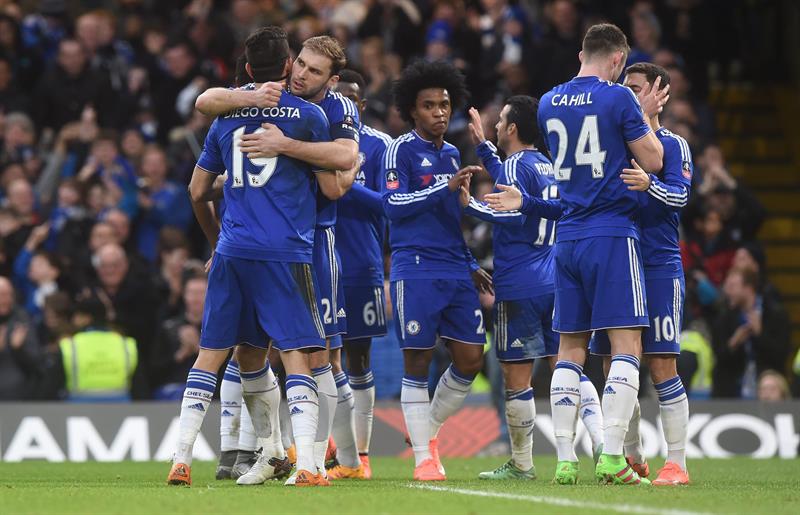 Chelsea goleó y eliminó al City de la FA