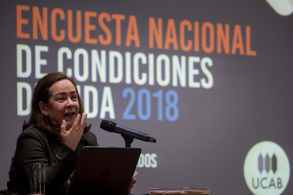 La doctora en Demografía, Anitza Freites, participa en la presentación de la Encuesta Nacional de Condiciones de Vida (Encovi) 2018 hoy en Caracas (Venezuela). / EFE
