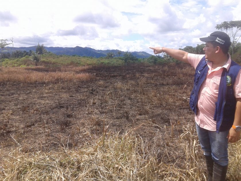 El personero de San José del Fragua, Hervi Abello Horta, recibió la denuncia de la comunidad de la vereda Bellavista. / Blas González