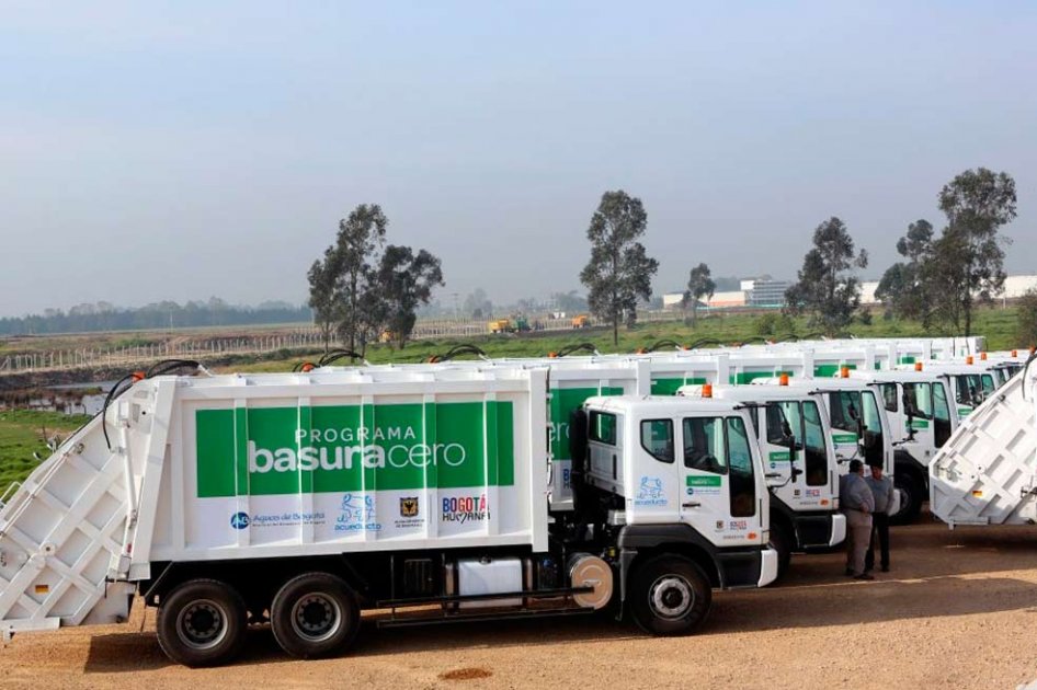 Bogotá estrena 70 vehículos compactadores de basura