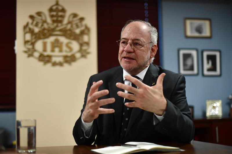 “Creo que la Iglesia no va a caer en un liderazgo más autoritario”: Múnera