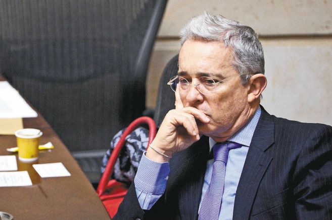 Las siete razones por las que Uribe sigue investigado por fraude y soborno