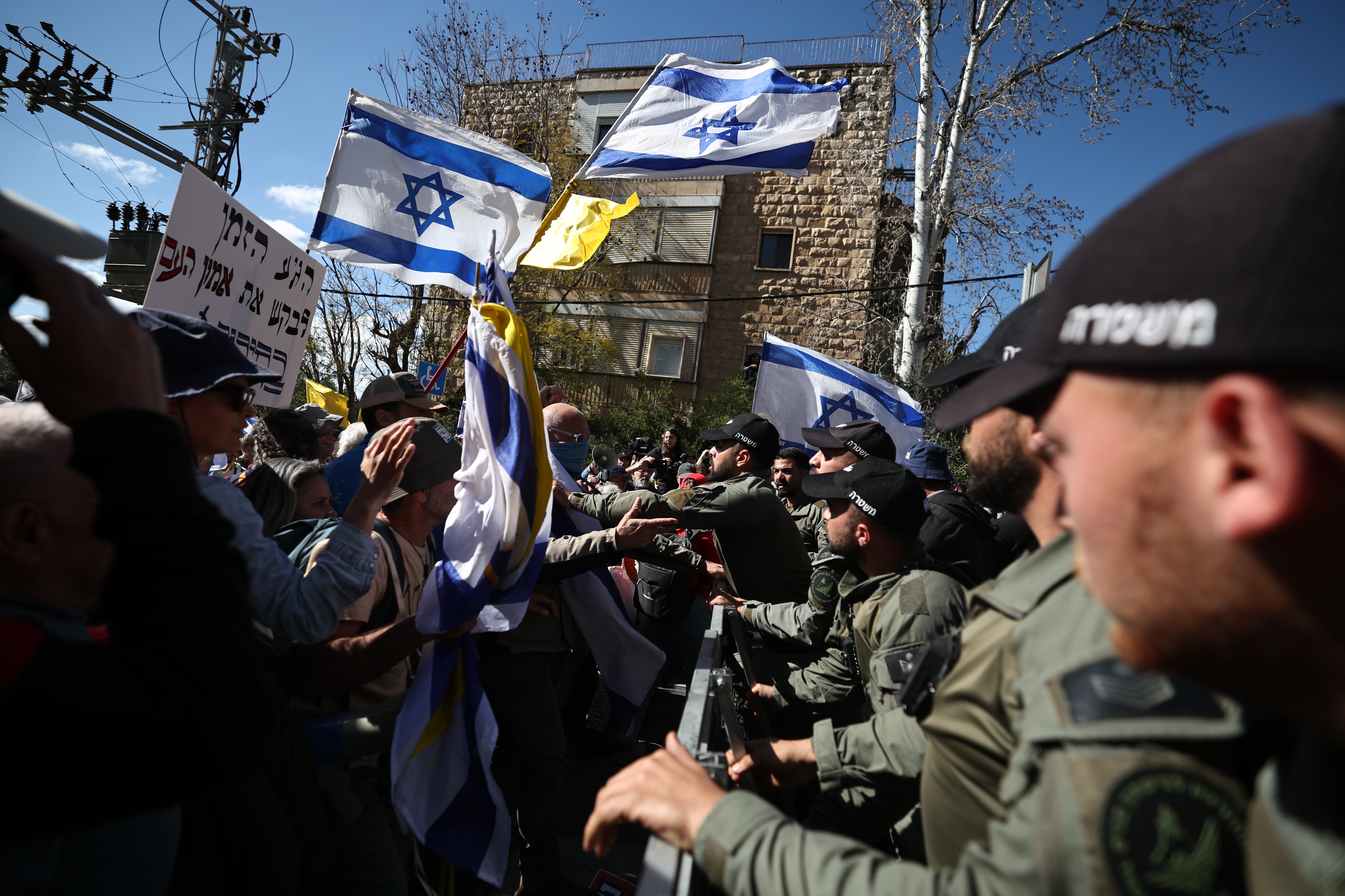 Terremoto político en Israel tras remoción del jefe de inteligencia: ¿qué pasa?
