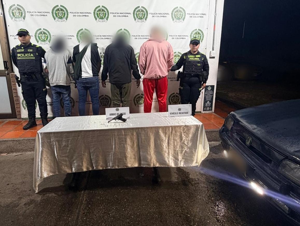 Fiscalía dejó libres a cuatro capturados que conducían en carril de TM con un arma ¿Por qué?