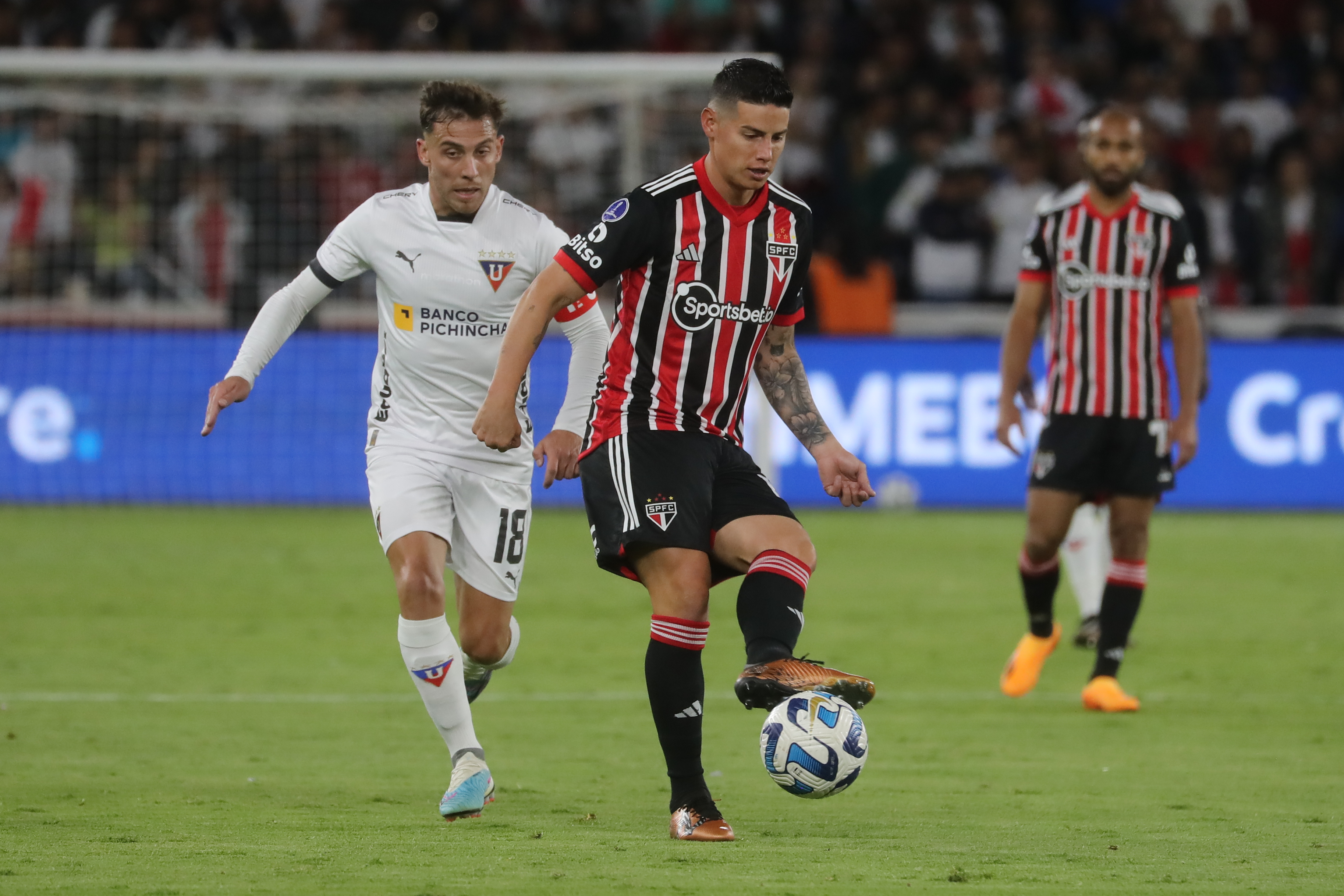 Sudamericana: Liga de Quito venció a São Paulo con una discreta actuación de James