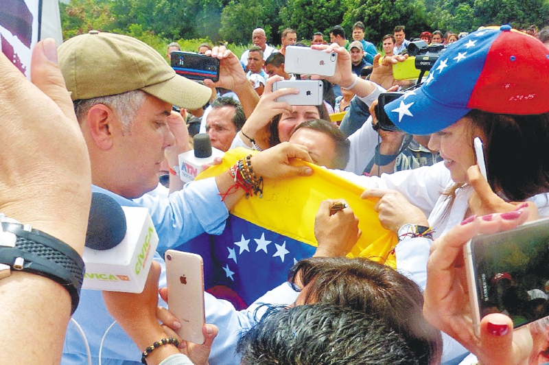 Los apoyos no políticos