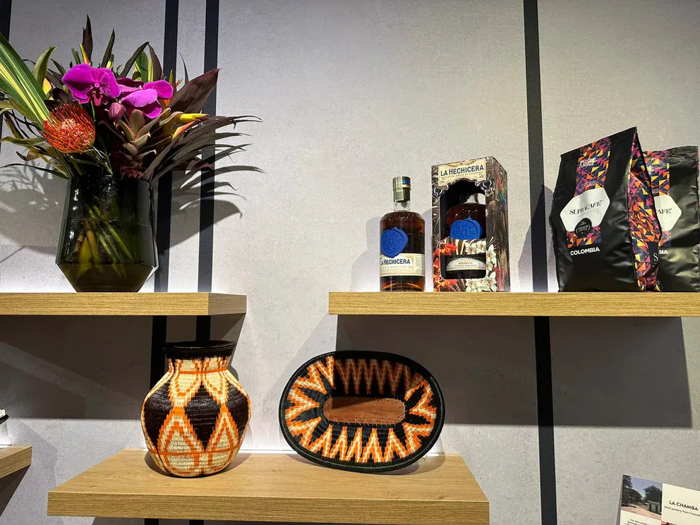 La marca española que sirve café colombiano en el Foro Económico Mundial