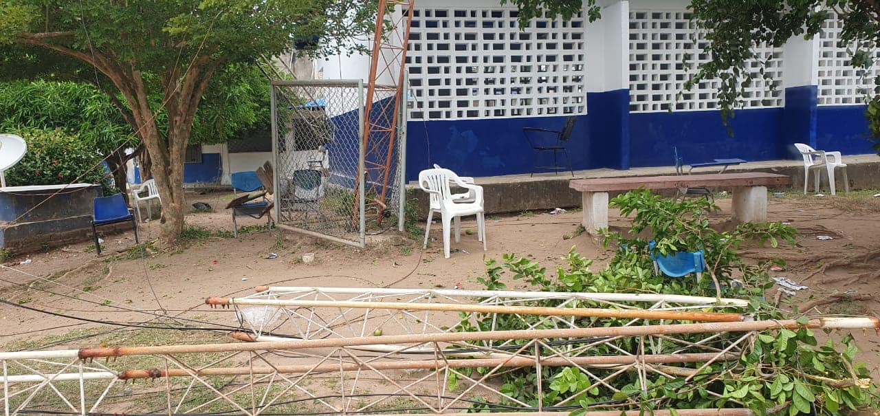 Una niña murió tras la caída de una antena en un colegio de Cartagena