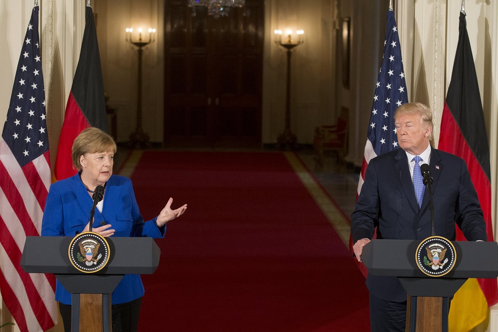 Trump y Merkel buscaron resolver diferencias sobre comercio