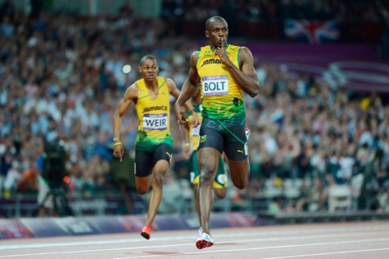 Usain Bolt gana los 200 metros en los Olímpicos de Londres 2012. Foto: AFP