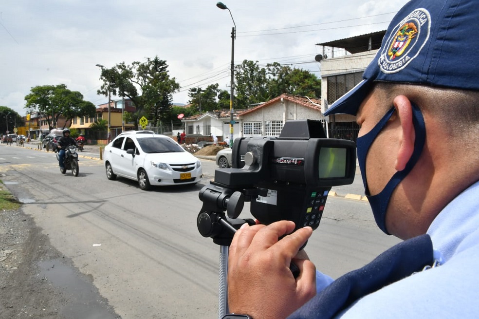 Uso de equipos de control de velocidad.