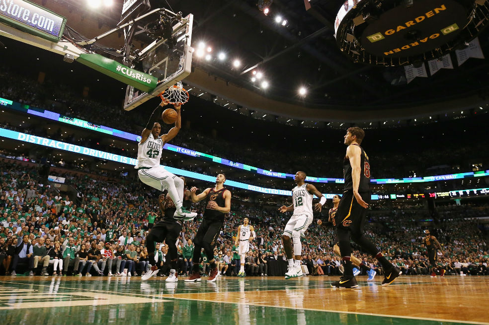 Los Celtics vencieron a los Cavs y quedaron a un paso de la final de la NBA