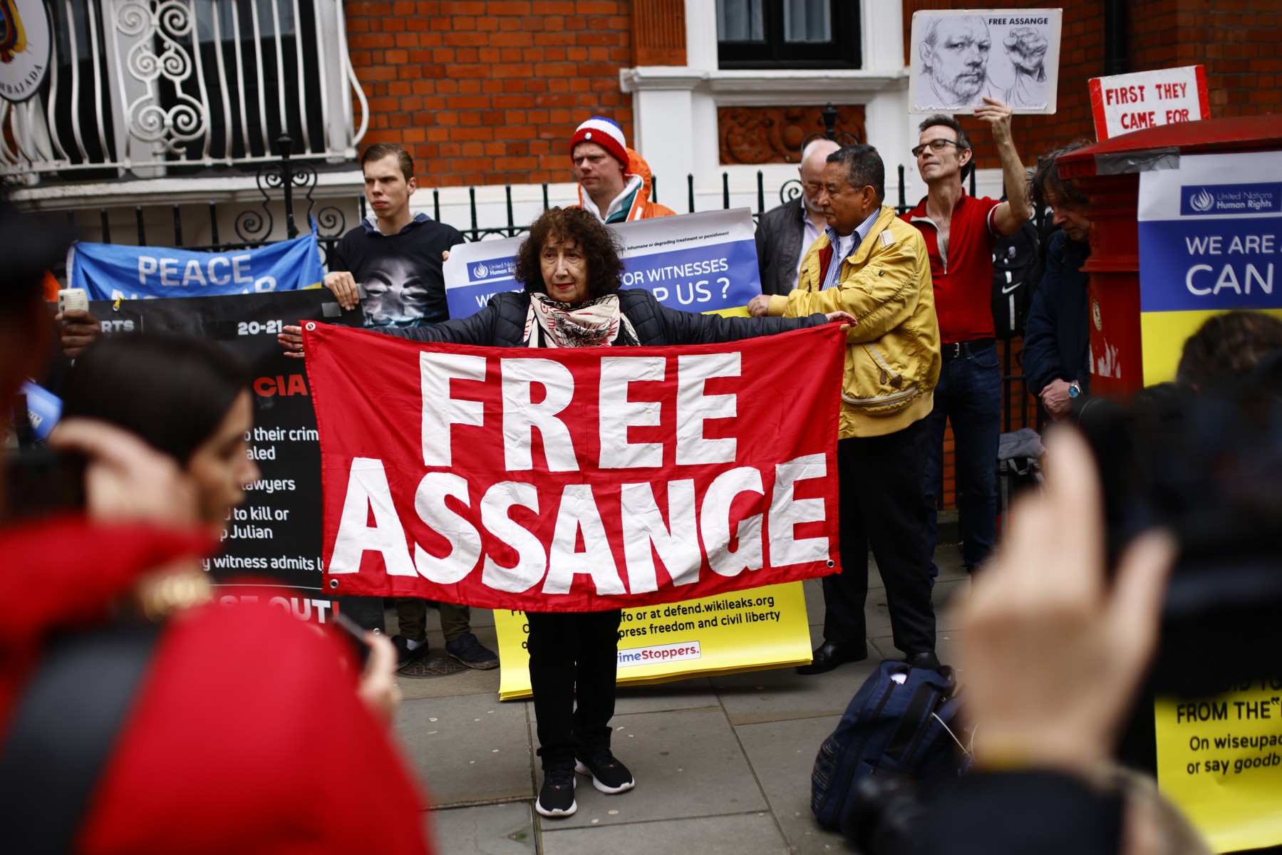 Assange no podría apelar a la libertad de expresión como defensa en EE. UU.