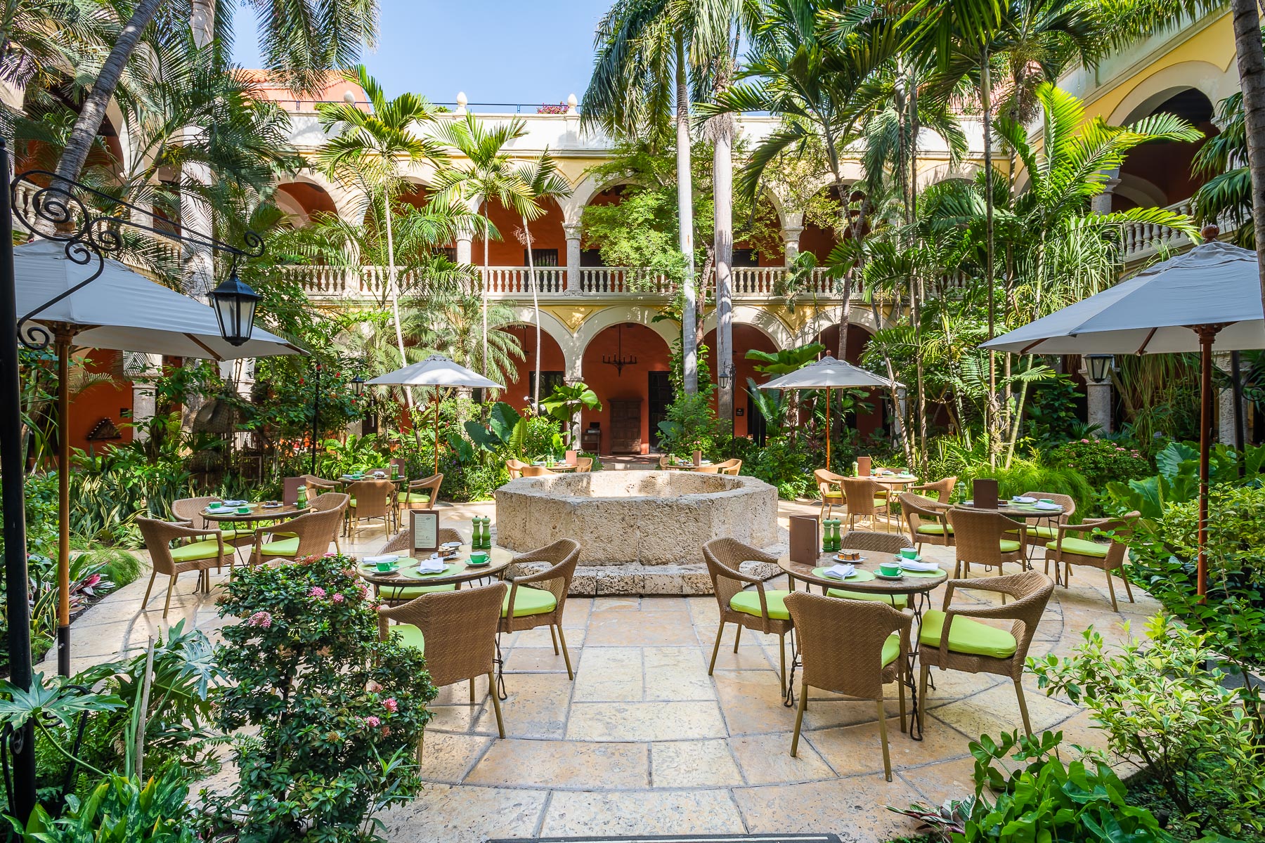 Del Sofitel Legend Santa Clara se destaca la mezcla de elementos de la época colonial que aún conserva el edificio en su parte arquitectónica.